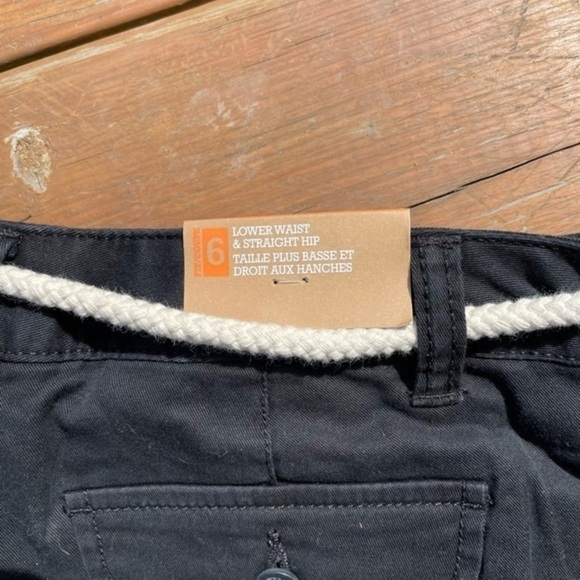 New Navy Shorts With Belt - Picture 9 of 11